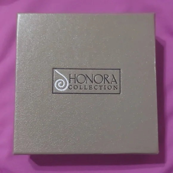 Honora Collection Fresh Pearl Stretchy Bracelets - Picture 3 of 4